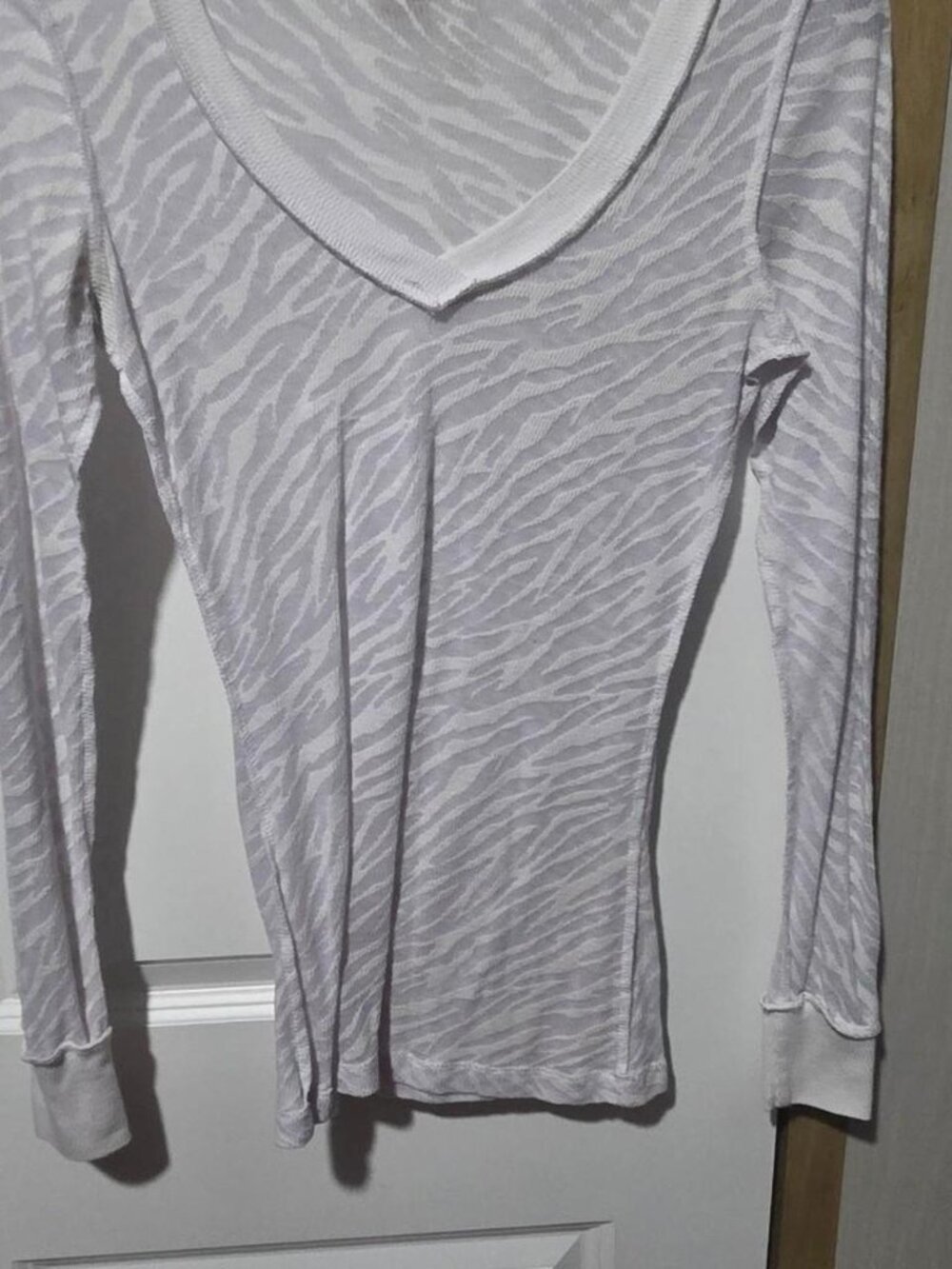 Eyeshadow white long sleeve top with zebra print. Size M #zebraprint